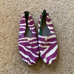 TOMS Purple zebra print size 7.5